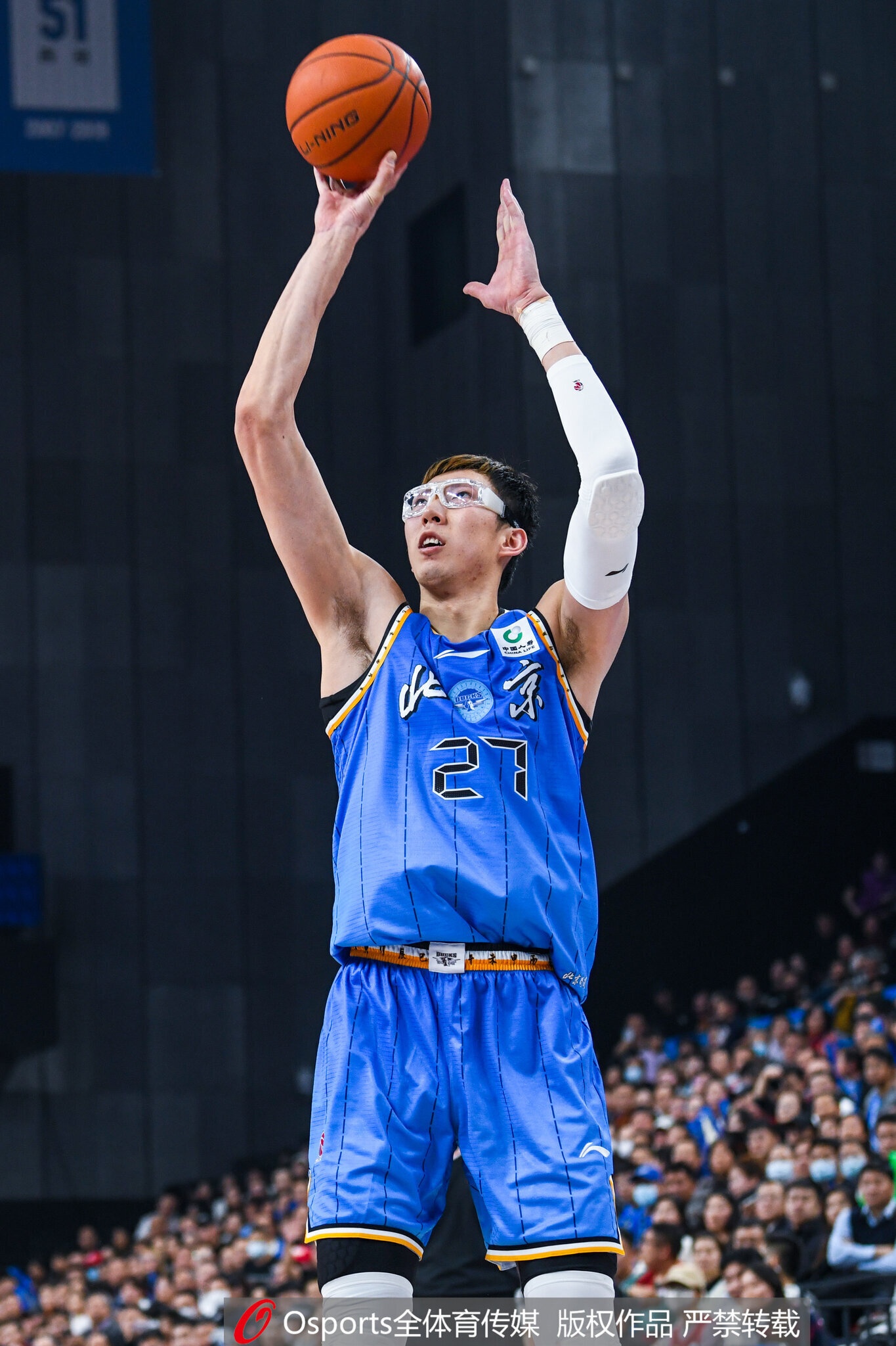 J9九游会官方网站-媒体人:没有周琦的护筐 山西末节如鱼得水 球球都往内线强攻